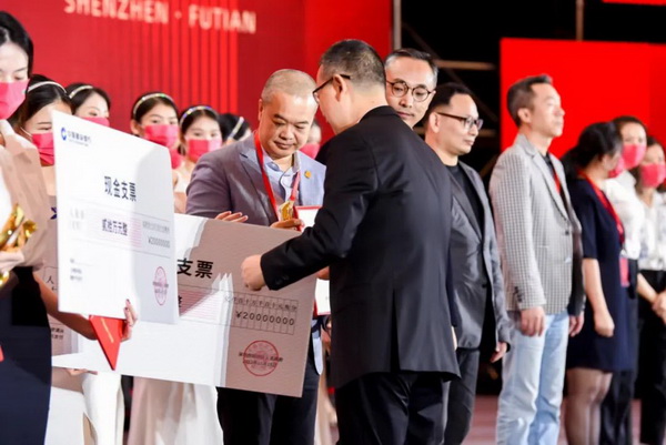 开云中国匠心闪耀引领产业新发展——“福田杯”2021年度中国十大杰出建筑装饰设计师公布(图2)