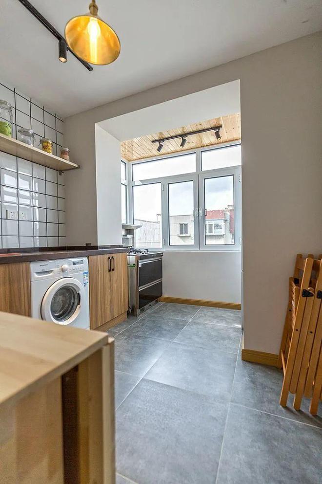 53平老房改造面积小可以把次卧和客厅结合榻榻米房设计太好kaiyun开云官网(图3)