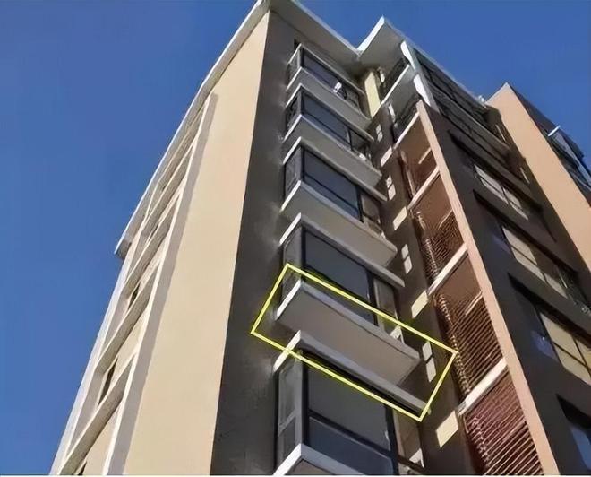 越来越多人喜欢把飘窗砸掉我家刚砸完就后悔大开云kaiyun官方网站家别再犯错了(图6)